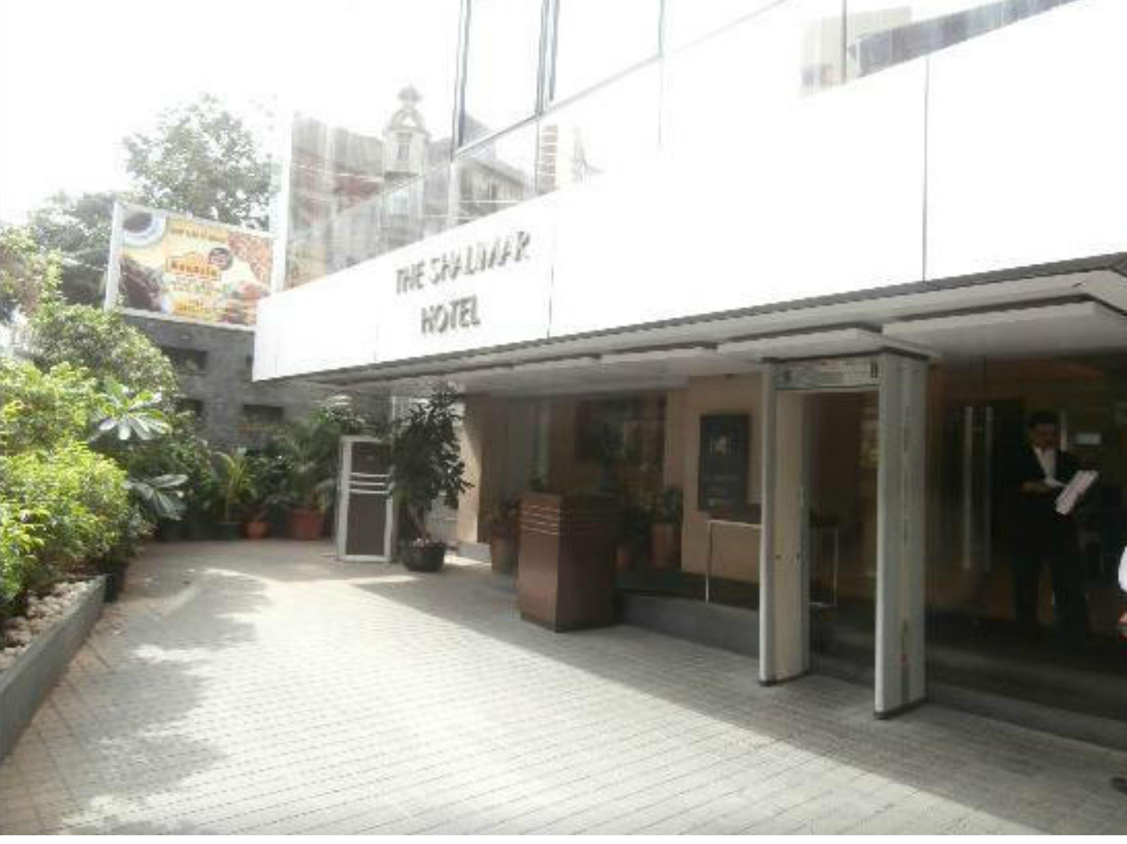 The Shalimar Hotel, Kemps Corner — Photos 1
